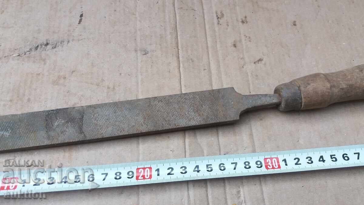 Licitație FERĂSTRĂU VECHI Licitație FERĂSTRĂU VECHI