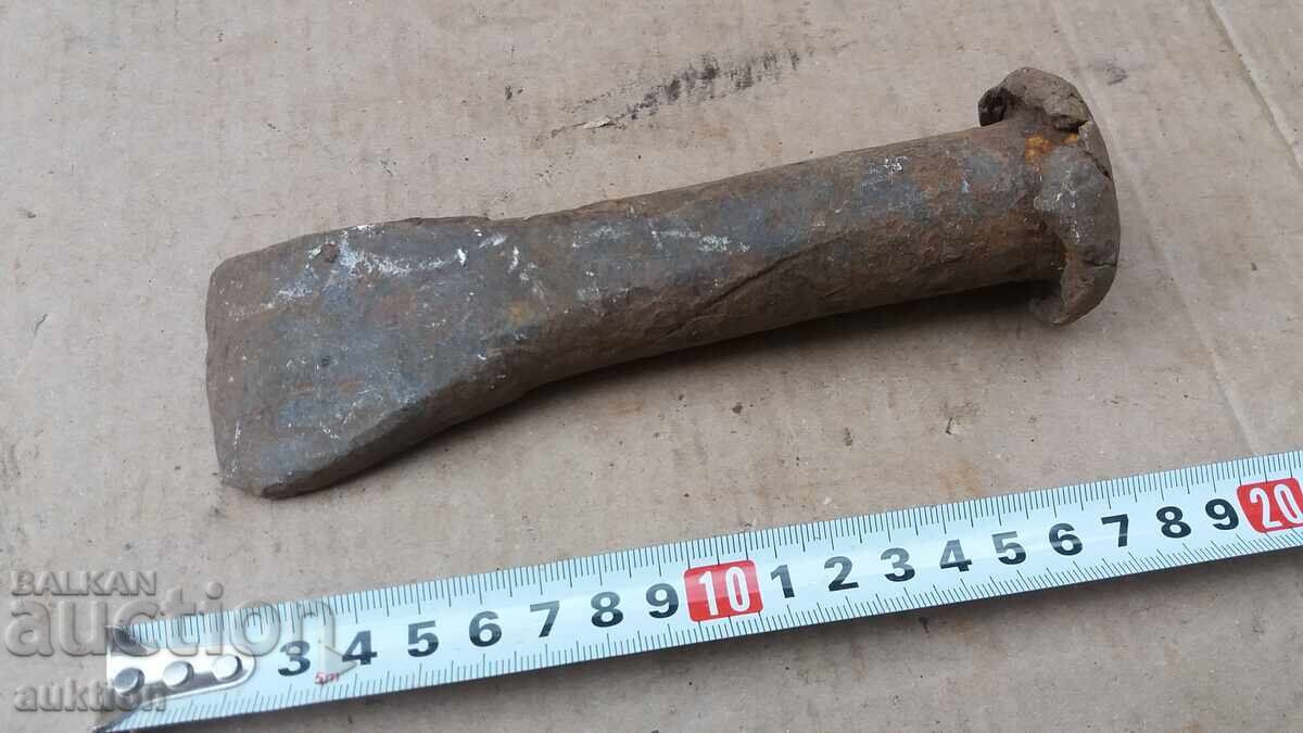 Auction OLD MASSIVE DAGGER FOR CORPSES Auction OLD MASSIVE DAGGER FOR CORPSES