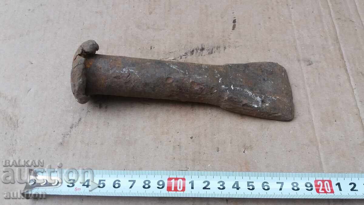 OLD MASSIVE DAGGER FOR CORPSES - 5 OLD MASSIVE DAGGER FOR CORPSES - 5