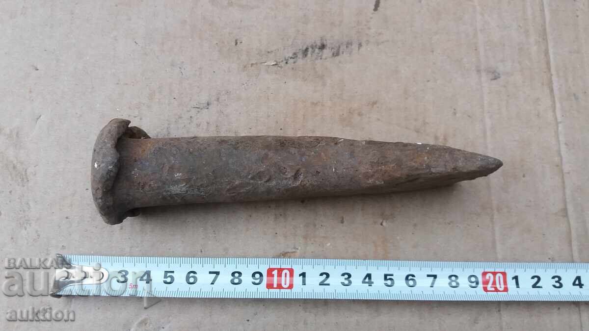 OLD MASSIVE DAGGER FOR CORPSES - 6 OLD MASSIVE DAGGER FOR CORPSES - 6