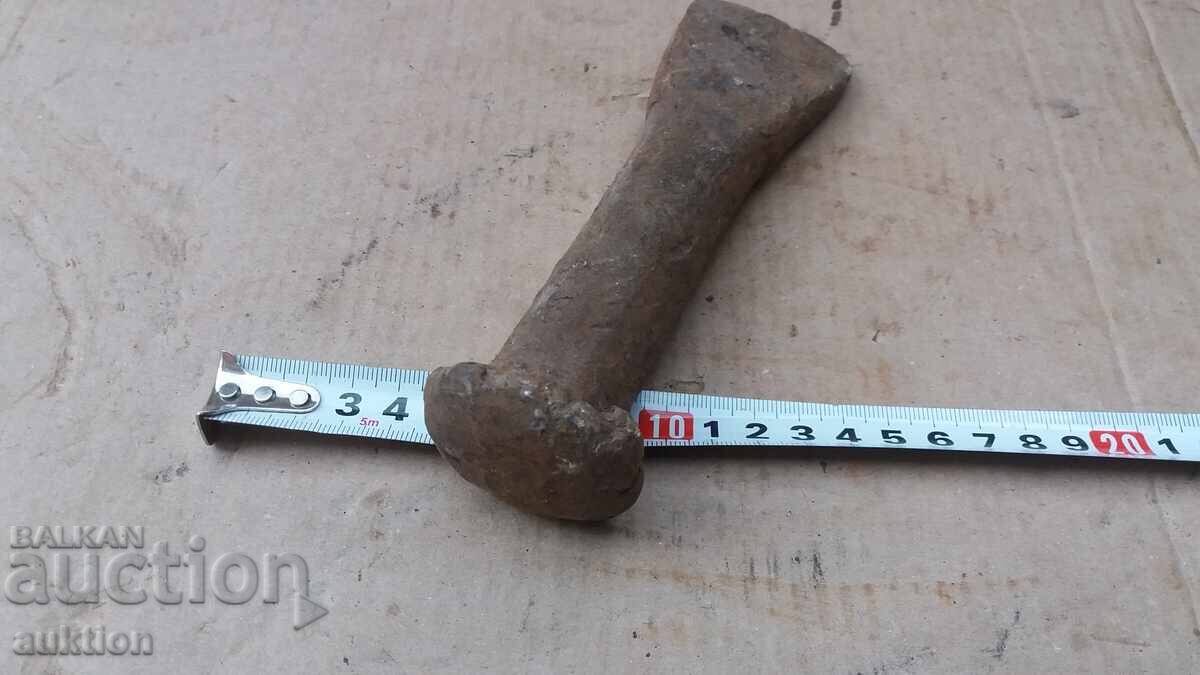 OLD MASSIVE DAGGER FOR CORPSES - 7 OLD MASSIVE DAGGER FOR CORPSES - 7