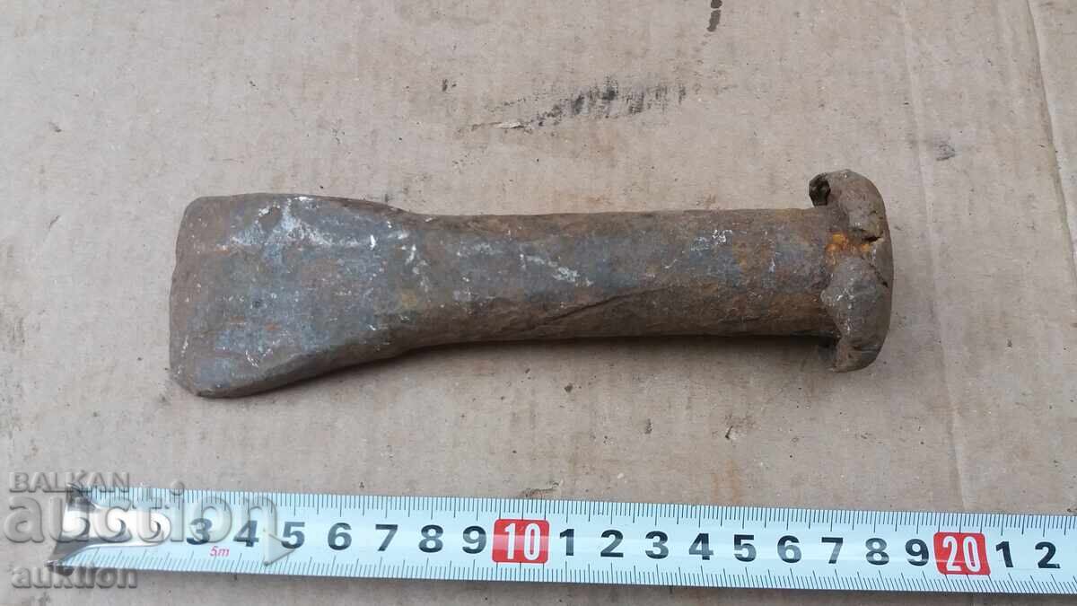 OLD MASSIVE DAGGER FOR CORPSES OLD MASSIVE DAGGER FOR CORPSES