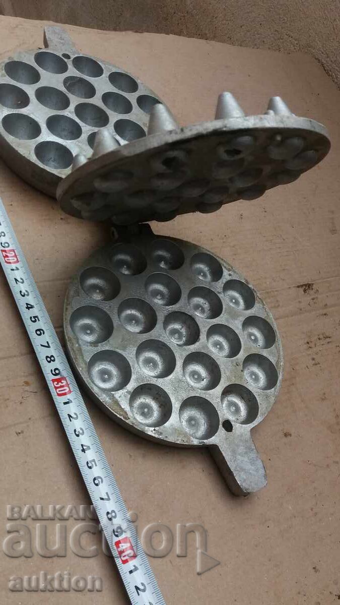 Licitație FORMĂ PENTRU PRĂJITURI, ALUMINIU MASIV