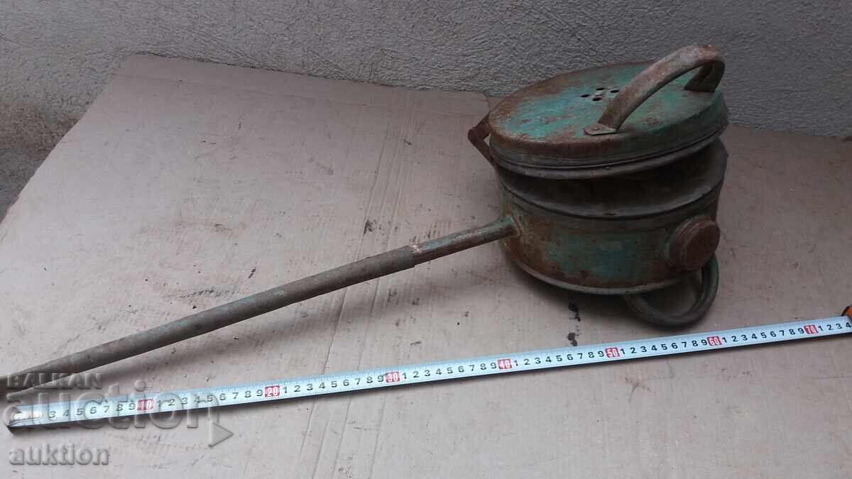 OLD SULFUR SPRAYER FOR VINES