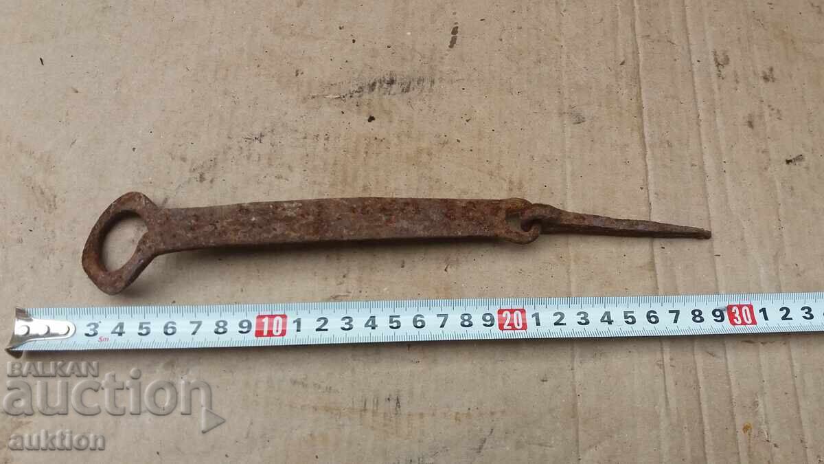 Livrarea BACĂT PORȚI RENAȘTEREA FORJATĂ Livrarea BACĂT PORȚI RENAȘTEREA FORJATĂ