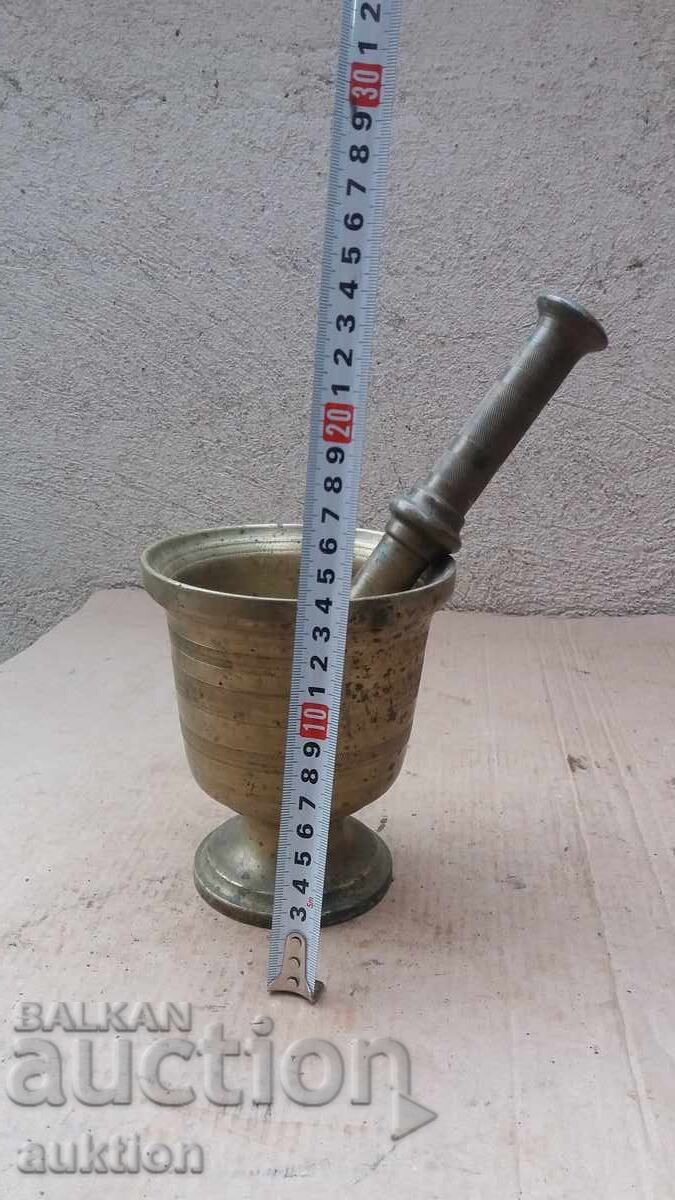 Livrarea MASIVĂ MOARĂ DE BRONZ - 3 KG. RENAȘTERE Livrarea MASIVĂ MOARĂ DE BRONZ - 3 KG. RENAȘTERE