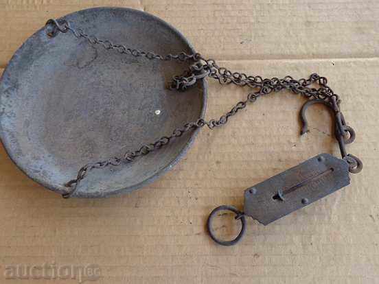 Cântar vechi în chilo și oca, palancă, cumpănă, începutul secolului XX cu preț € 48.57 | 94.99 BGN Cântar vechi în chilo și oca, palancă, cumpănă, începutul secolului XX cu preț € 48.57 | 94.99 BGN