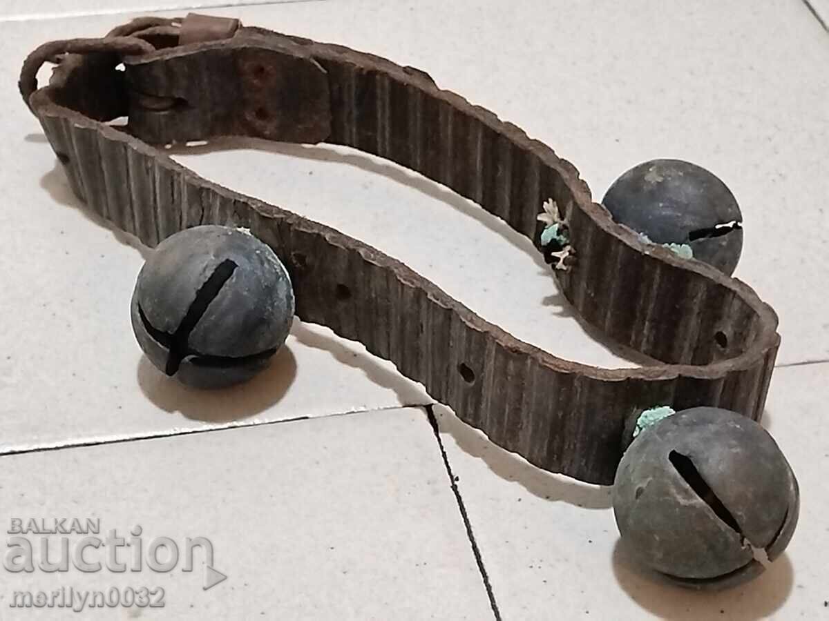 Κολάρο με 3 κουδουνάκια τύπου καρυδιού τέλη 19ου αιώνα - 7