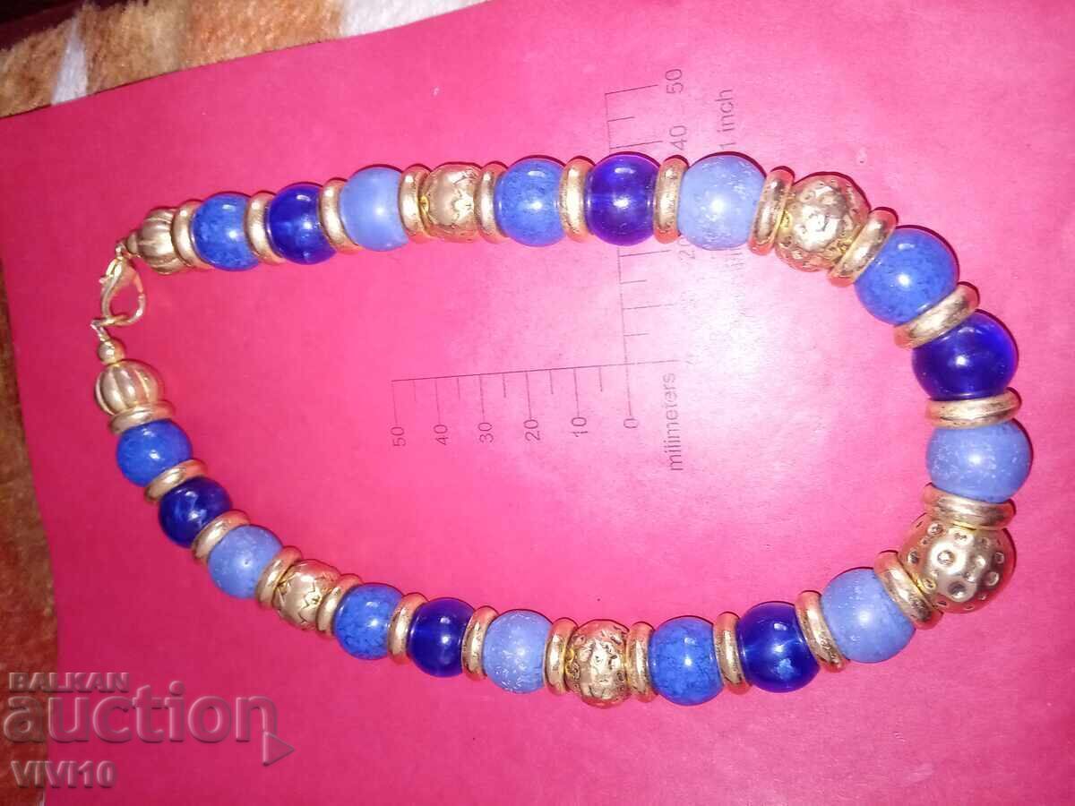 Colier vechi cu aurire cu preț 50.00 BGN | € 25.56