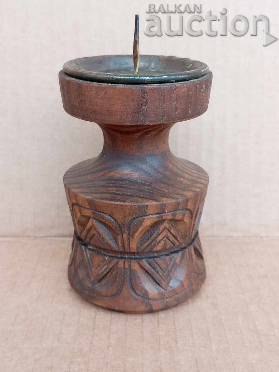 Ретро винтидж Свещник с дърворезба с цена 21.00 лв. | € 10.74