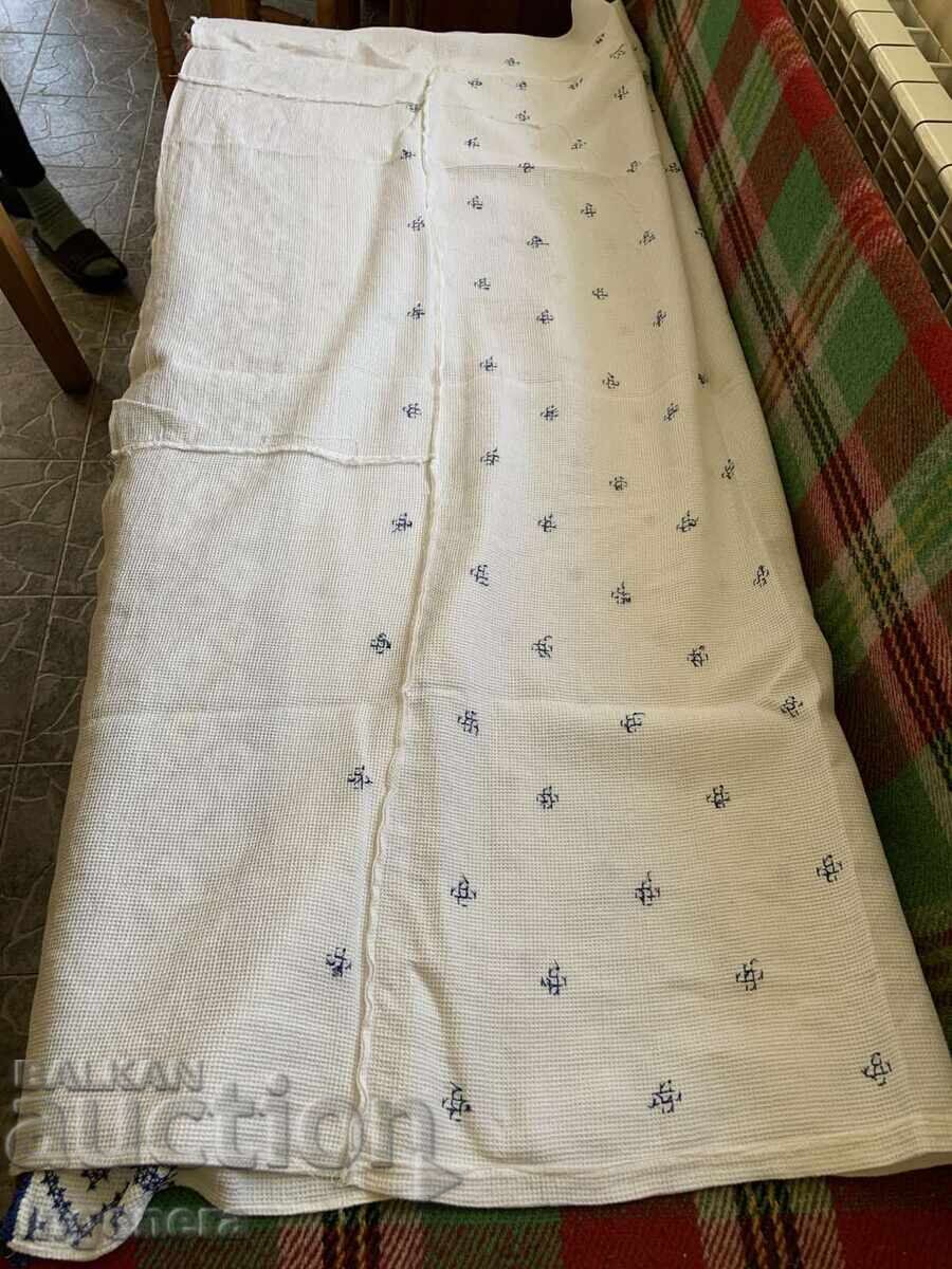 Delivery of Hand-Embroidered Bedspread Waffle Cotton Antique Lace