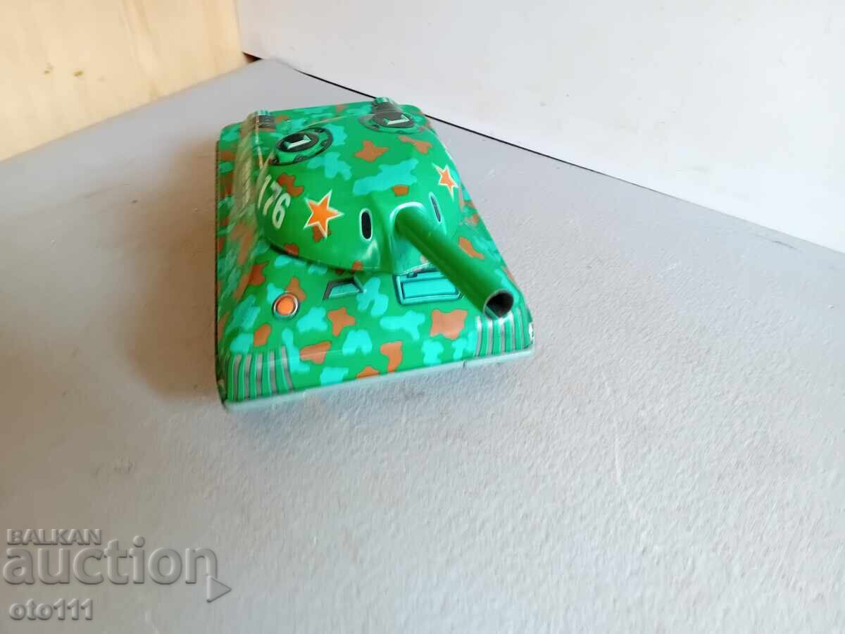 ΠΑΛΙΟ ΜΕΤΑΛΛΙΚΟ ΠΑΙΧΝΙΔΙ ΤΑΝΚ - 5