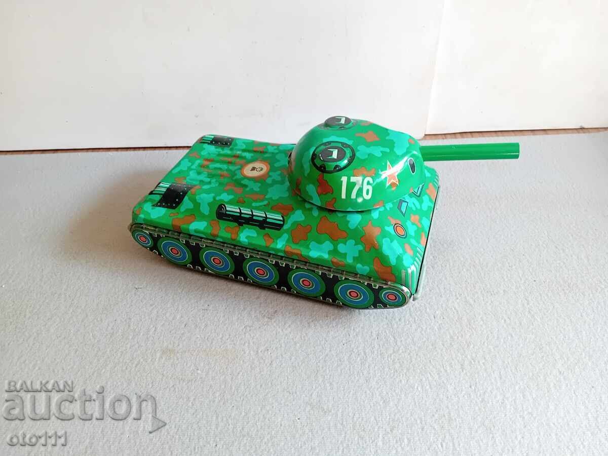 ΠΑΛΙΟ ΜΕΤΑΛΛΙΚΟ ΠΑΙΧΝΙΔΙ ΤΑΝΚ