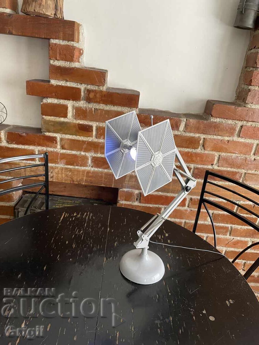 Led επιτραπέζιο φωτιστικό star wars με τιμή 70.00 BGN | € 35.79