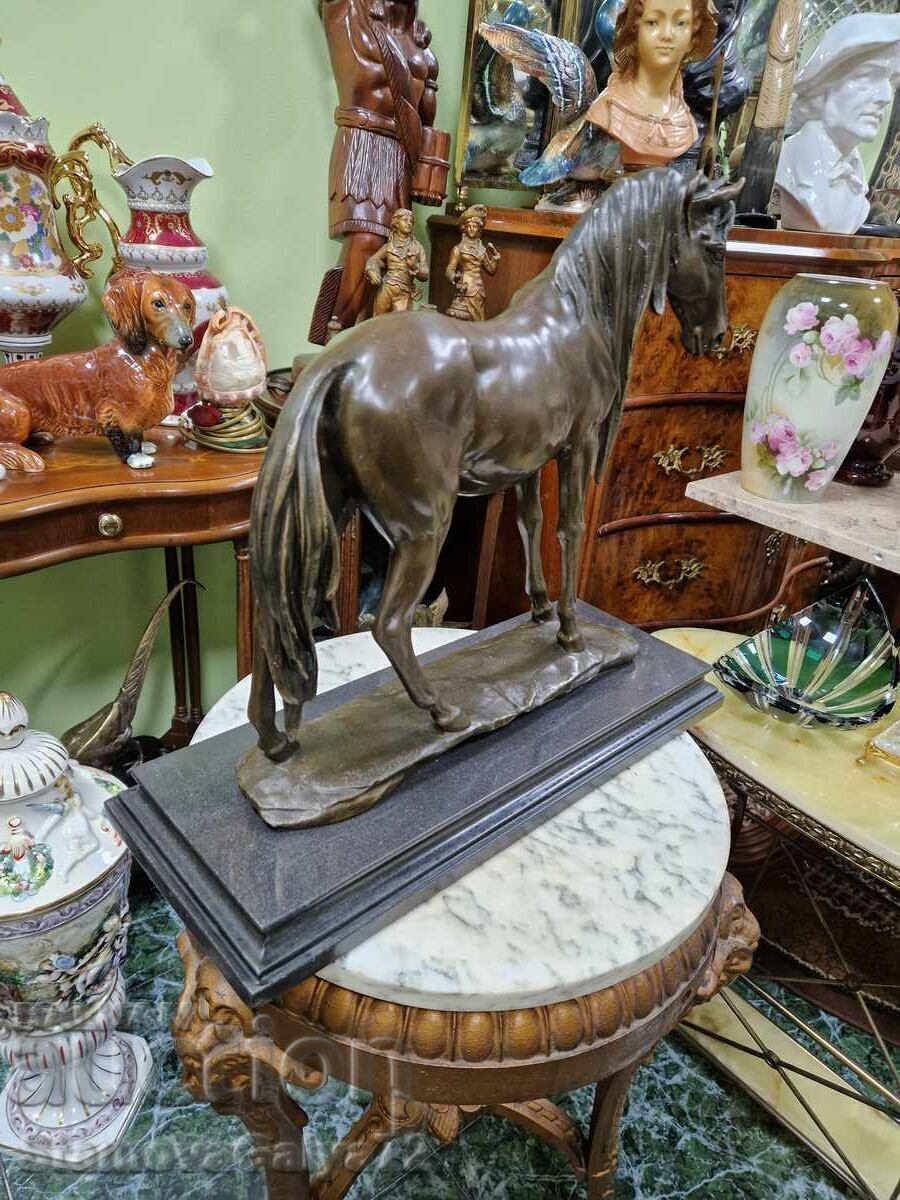 Figurină sculptată din bronz, antică, de autor, superbă - 5