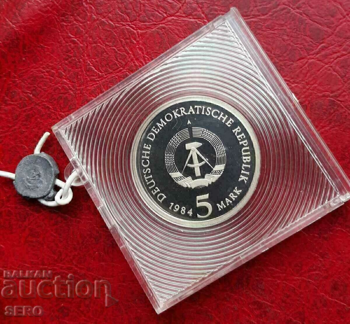 Германия-ГДР-5 марки 1984-мат-гланц-изкл.рядка-тираж 5500 бр Германия-ГДР-5 марки 1984-мат-гланц-изкл.рядка-тираж 5500 бр