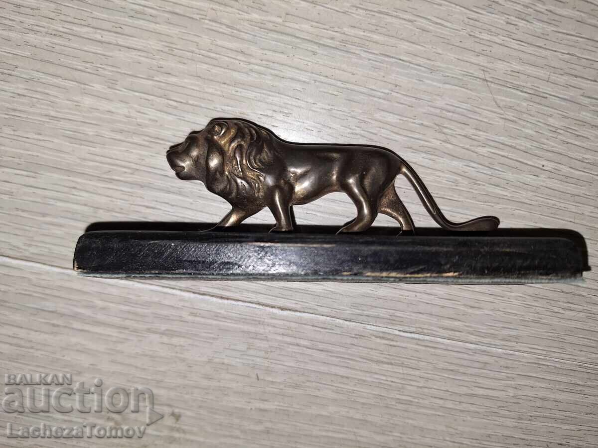 Красива фигура статуетка Лъв бронз постамент отлична с цена 19.99 лв. | € 10.22