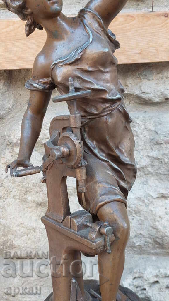 Аукцион Масивна авторска  френска скулптура  ,началото на XX век