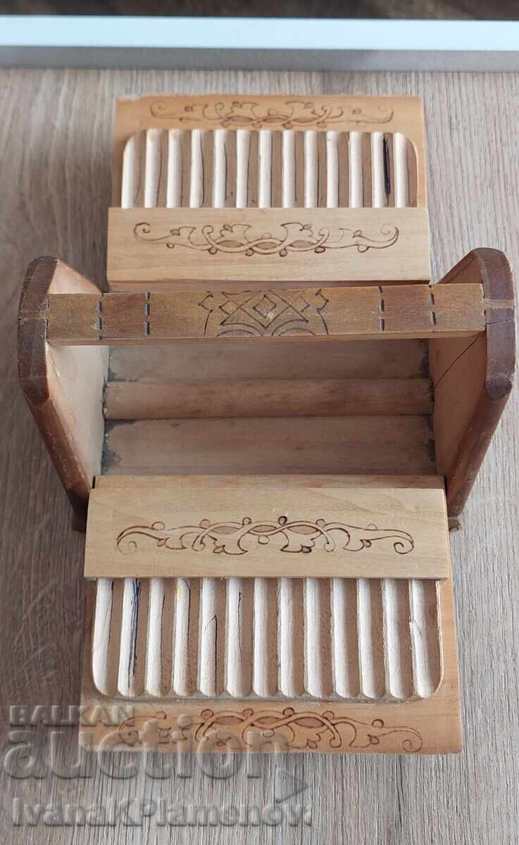 Wooden retro cigarette box for connoisseurs with price € 13.00 | 25.43 BGN