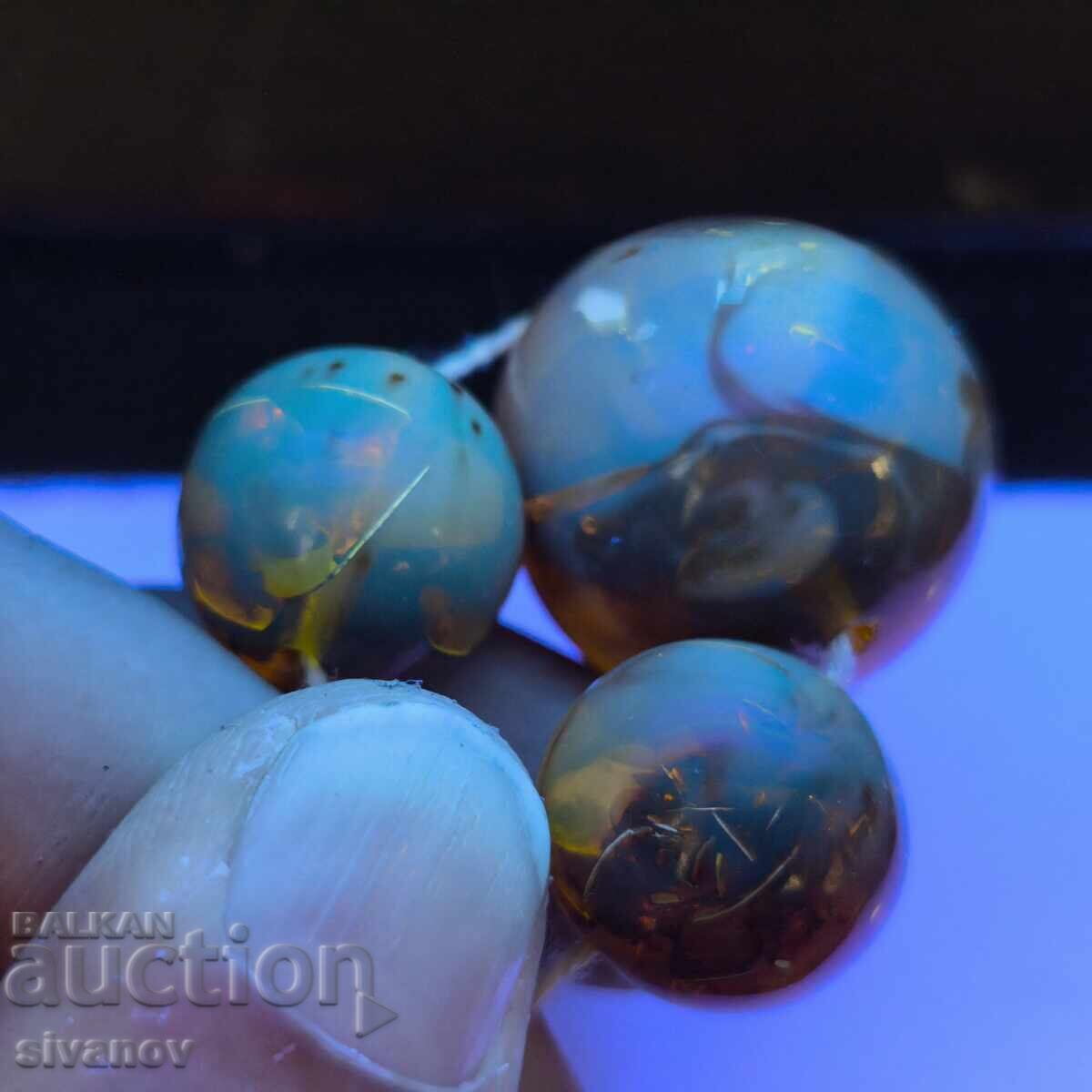 Delivery of Old amber beads, 3 pieces, 26 and 18 mm, 20g #6007 Delivery of Old amber beads, 3 pieces, 26 and 18 mm, 20g #6007