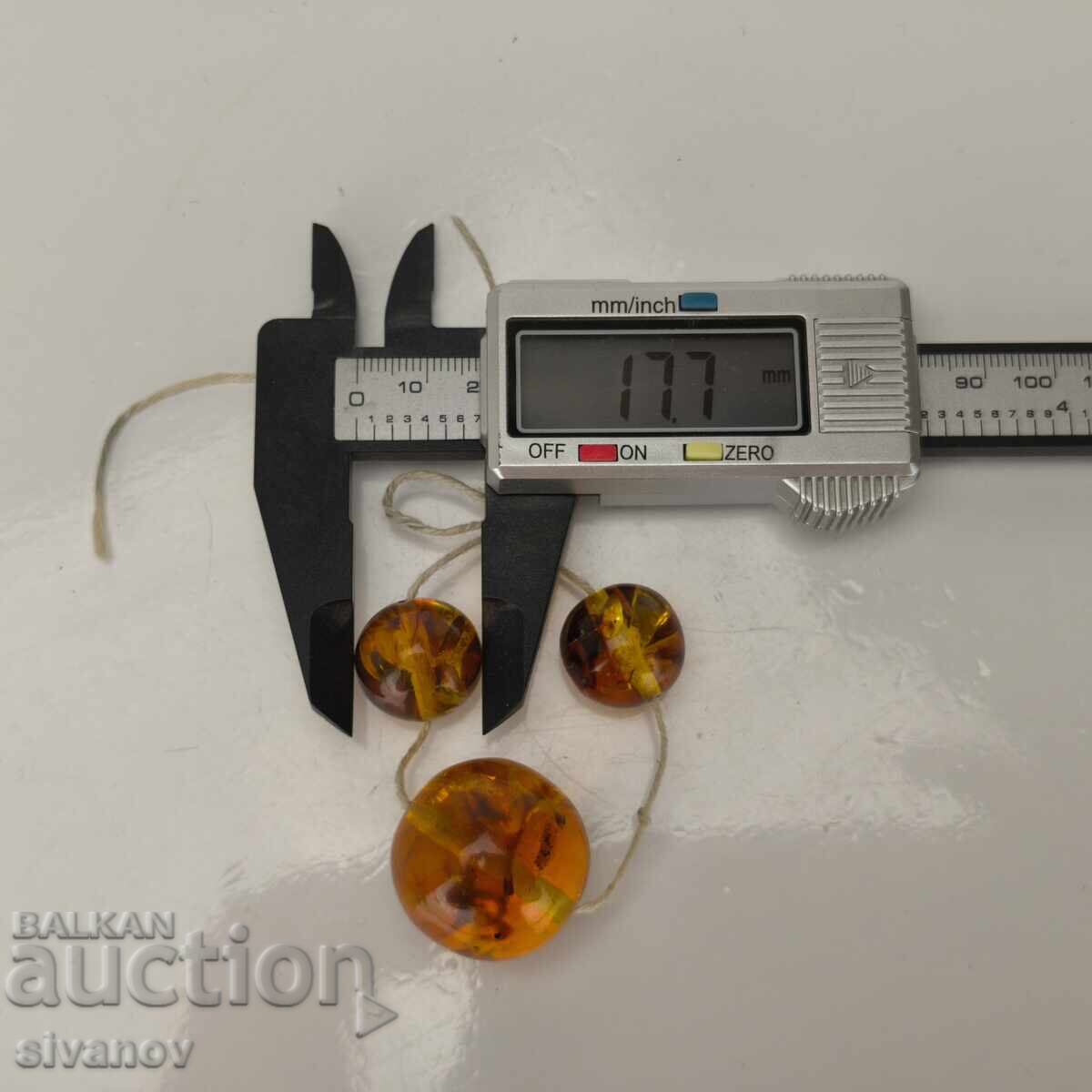 Old amber beads, 3 pieces, 26 and 18 mm, 20g #6007 - 7 Old amber beads, 3 pieces, 26 and 18 mm, 20g #6007 - 7