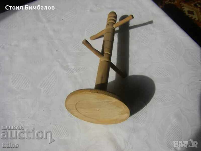 Δημοπρασία Ξύλινη βάση για φλιτζάνια Δημοπρασία Ξύλινη βάση για φλιτζάνια