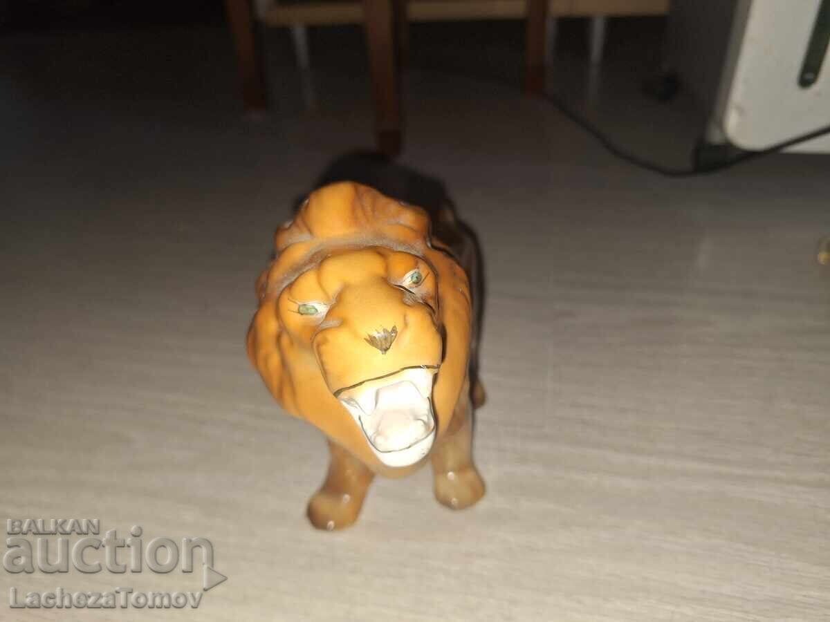 Beautiful porcelain figurine Lion Alba Iulia Romania old - 5 Beautiful porcelain figurine Lion Alba Iulia Romania old - 5
