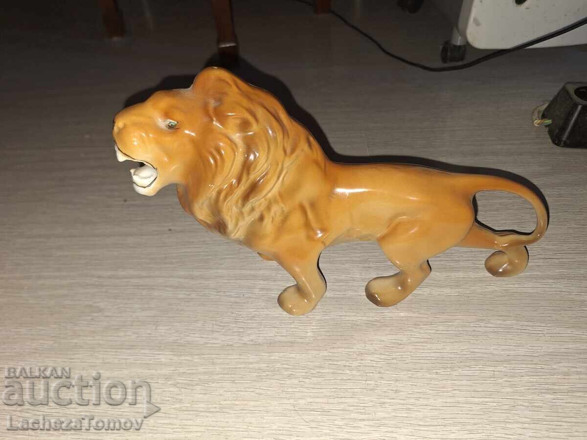 Beautiful porcelain figurine Lion Alba Iulia Romania old - 6 Beautiful porcelain figurine Lion Alba Iulia Romania old - 6