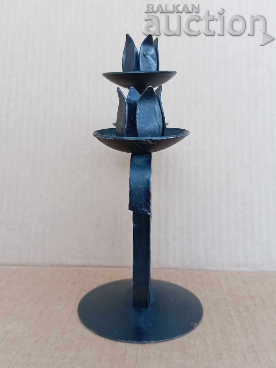 Delivery of Antique iron handmade candlestick lamp trio