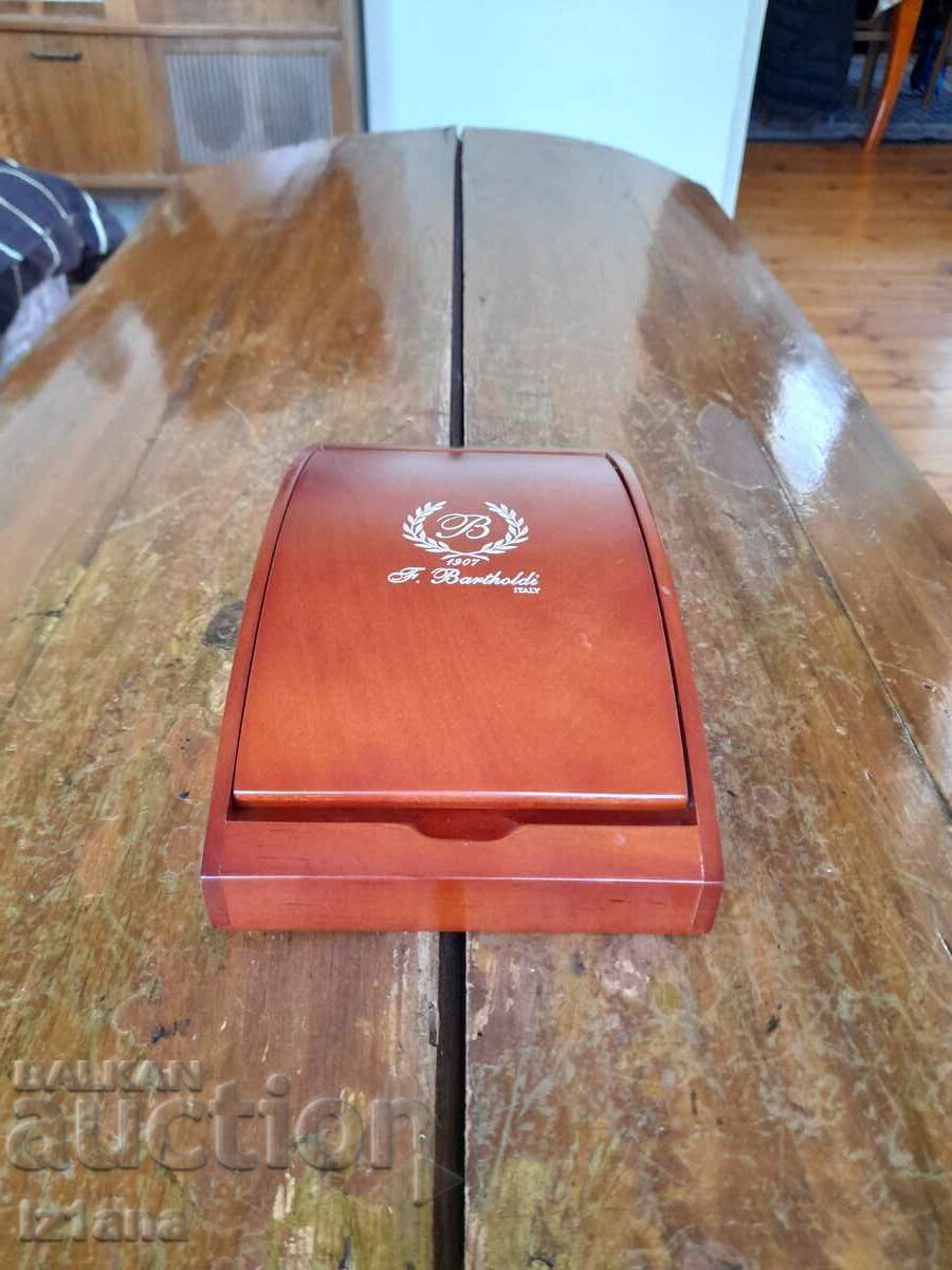 Old souvenirs WITH MAT, SO MAT