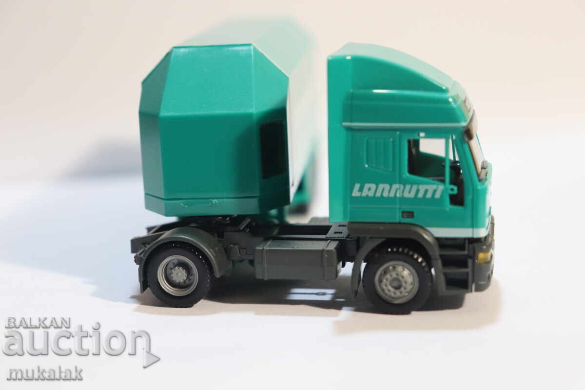 Delivery of HERPA H0 1/87 IVECO TRUCK MODEL TRANSPORT OF GLASS