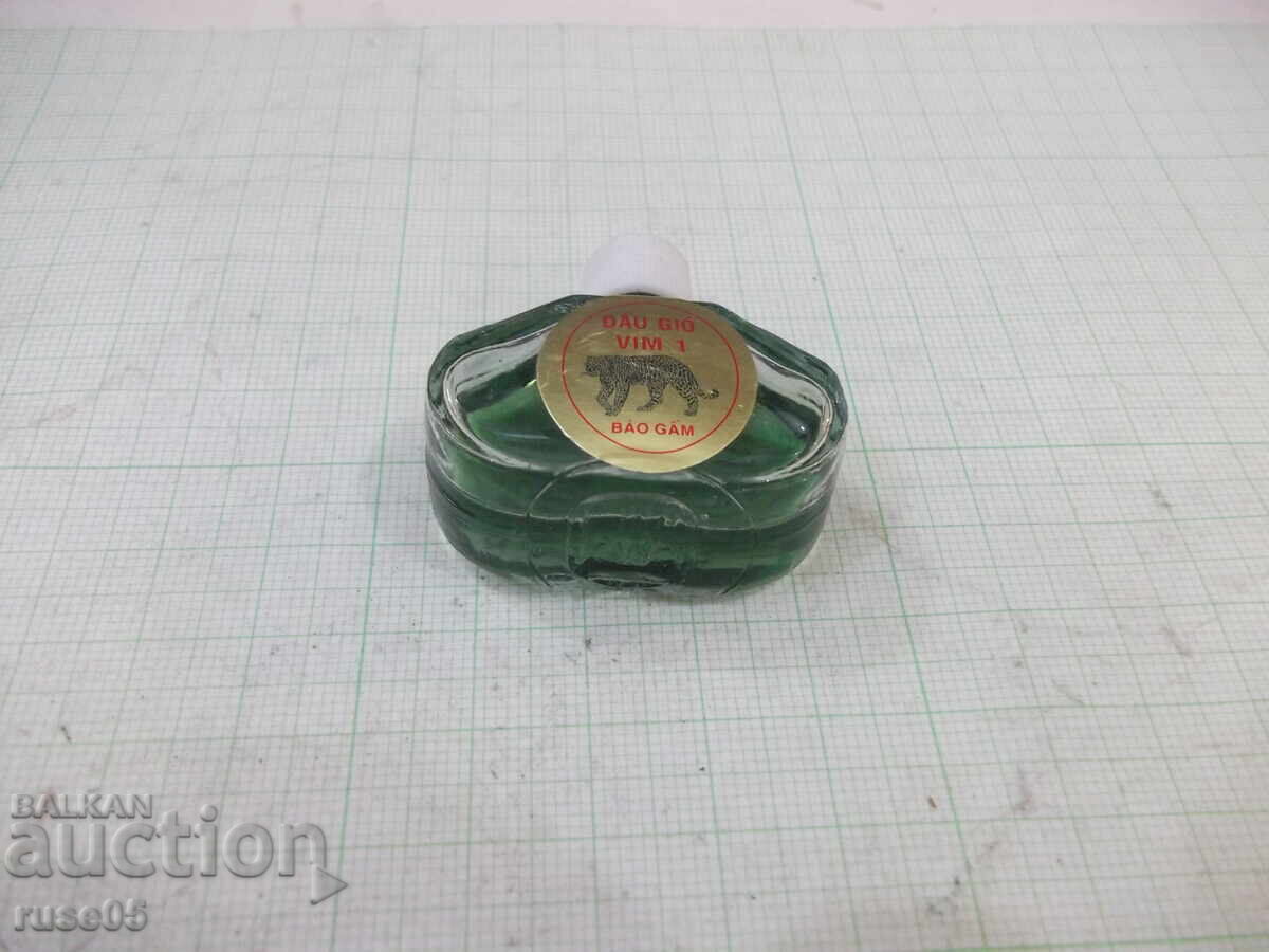 Шише "DÂU GIÓ VIM - BÁO GÂM" с цена 3.00 лв. | € 1.53