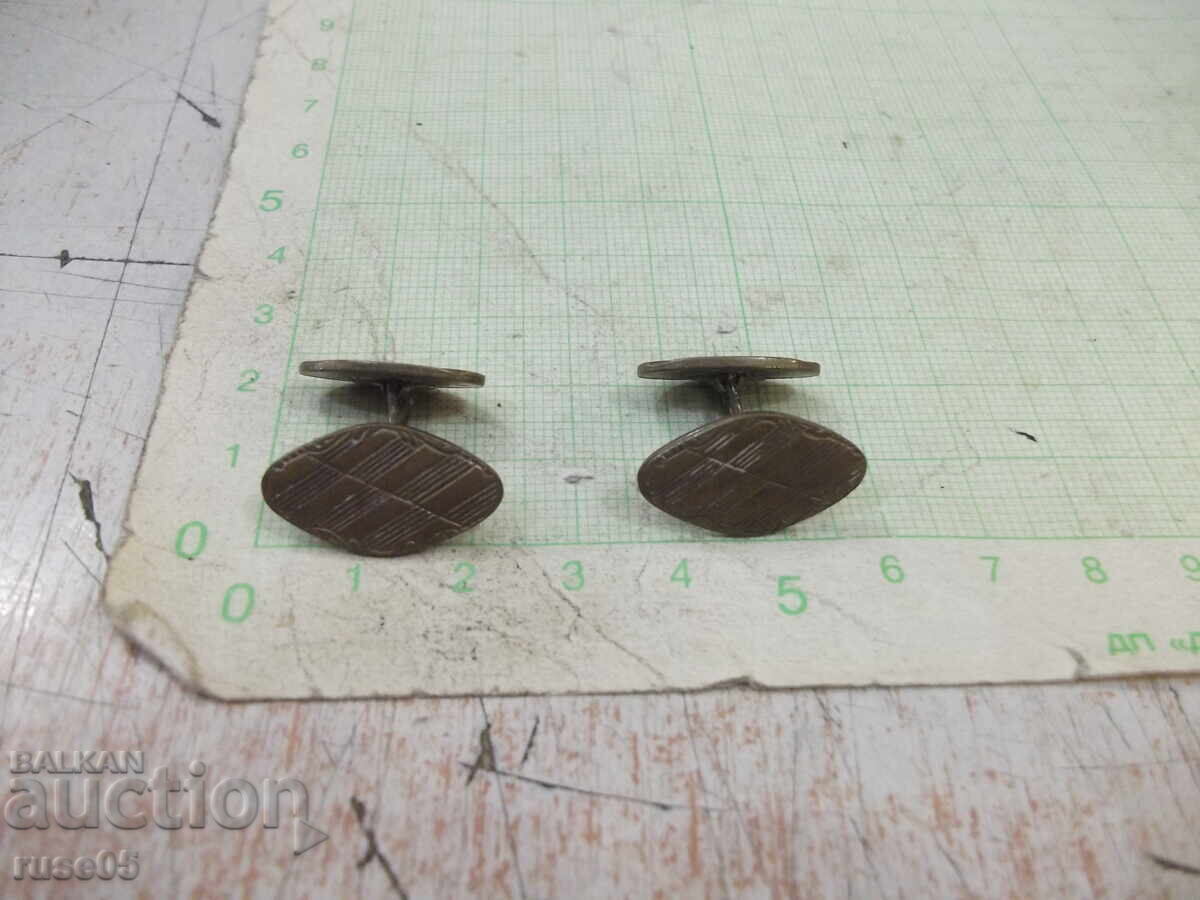 Бутонели стари бронзови с цена 5.00 лв. | € 2.56