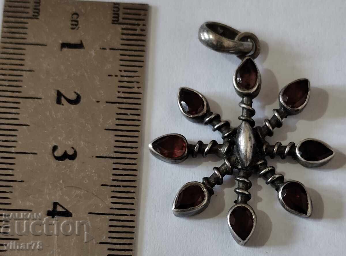 Доставка на СРЕБЪРНА ВИСУЛКА С ГРАНАТ Доставка на СРЕБЪРНА ВИСУЛКА С ГРАНАТ