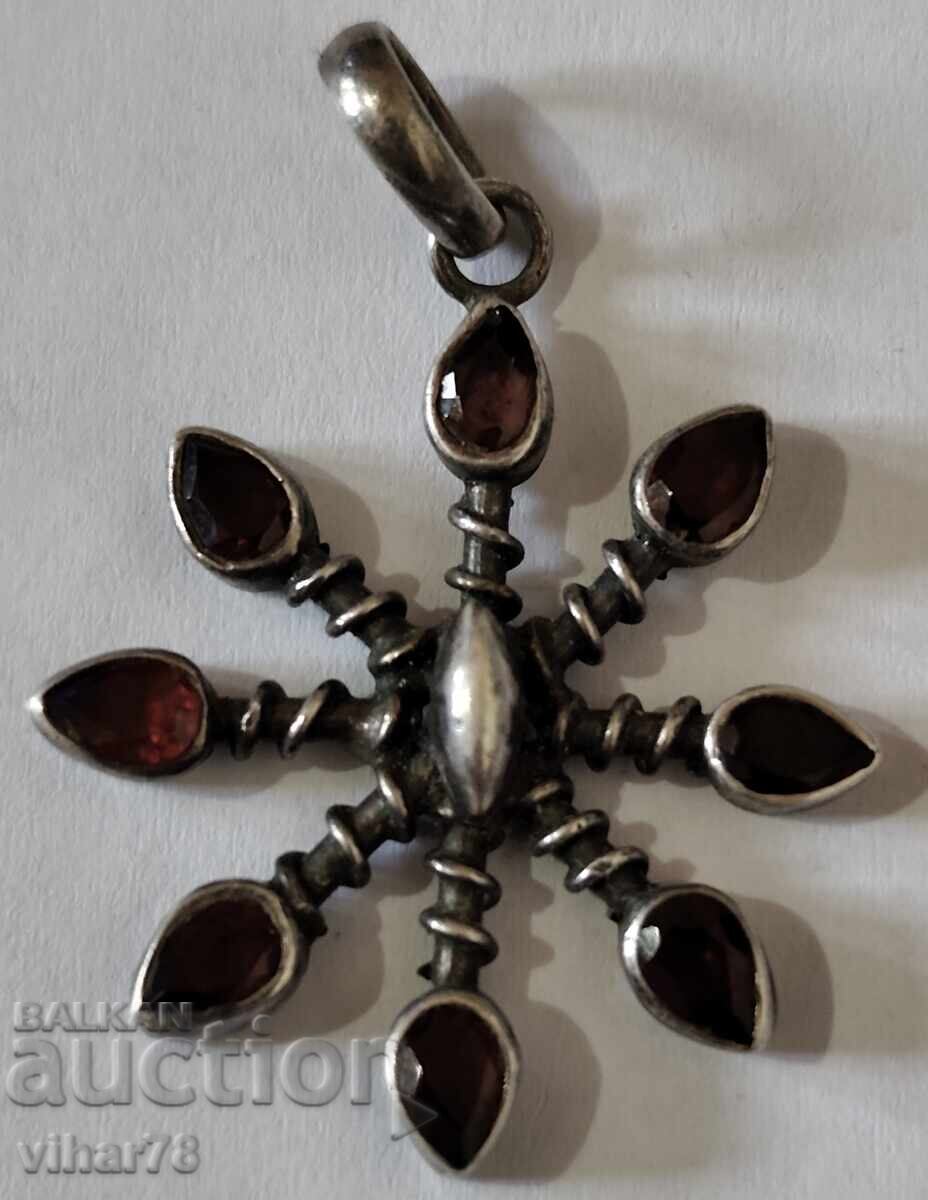 СРЕБЪРНА ВИСУЛКА С ГРАНАТ СРЕБЪРНА ВИСУЛКА С ГРАНАТ