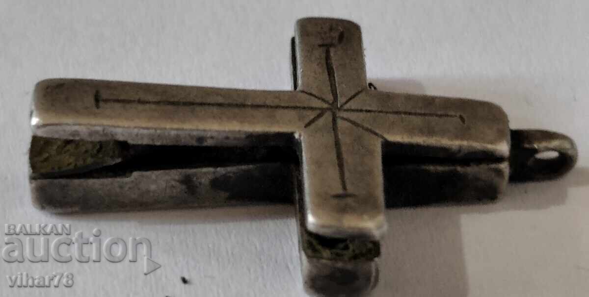 Παλιός ασημένιος σταυρός με τιμή 109.99 BGN | € 56.24 Παλιός ασημένιος σταυρός με τιμή 109.99 BGN | € 56.24