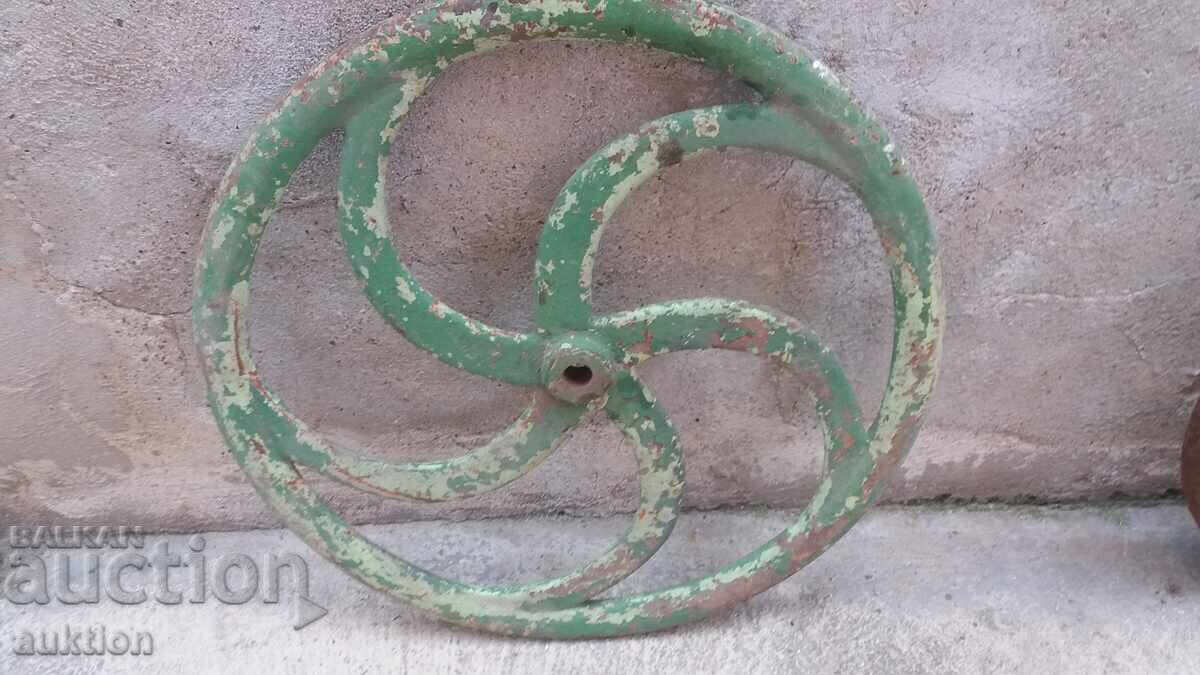 МАСИВНО ЧИГУНЕНО ВЪЗРОЖДЕНСКО КОЛЕЛО ОТ МАШИНА, ПРЕСА - 7