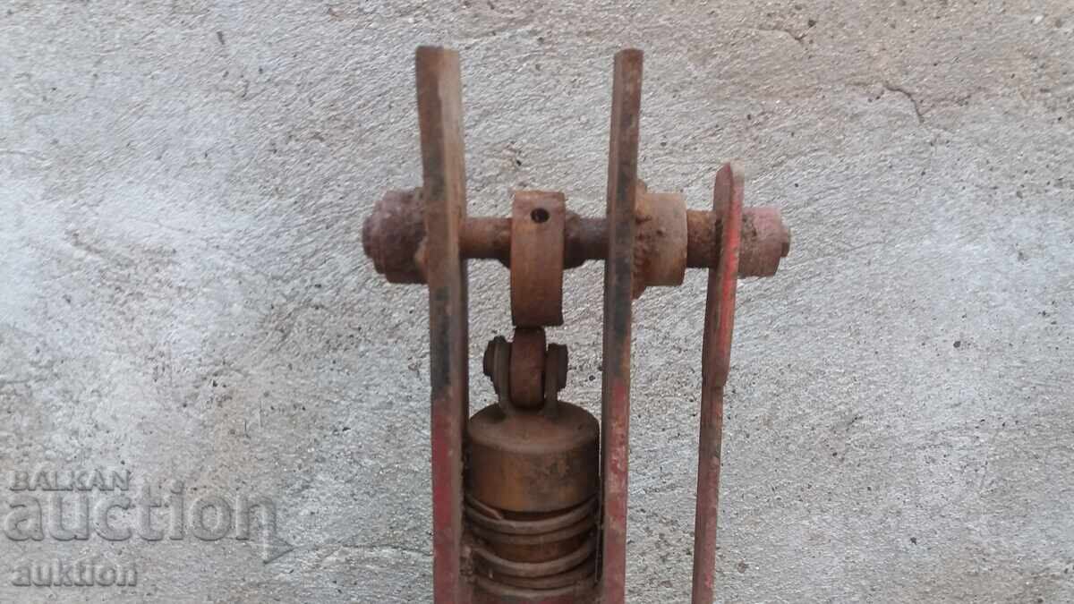 Δημοπρασία ΠΑΛΙΟ ΠΡΕΣΑ, ΧΕΙΡΟΚΙΝΗΤΗ