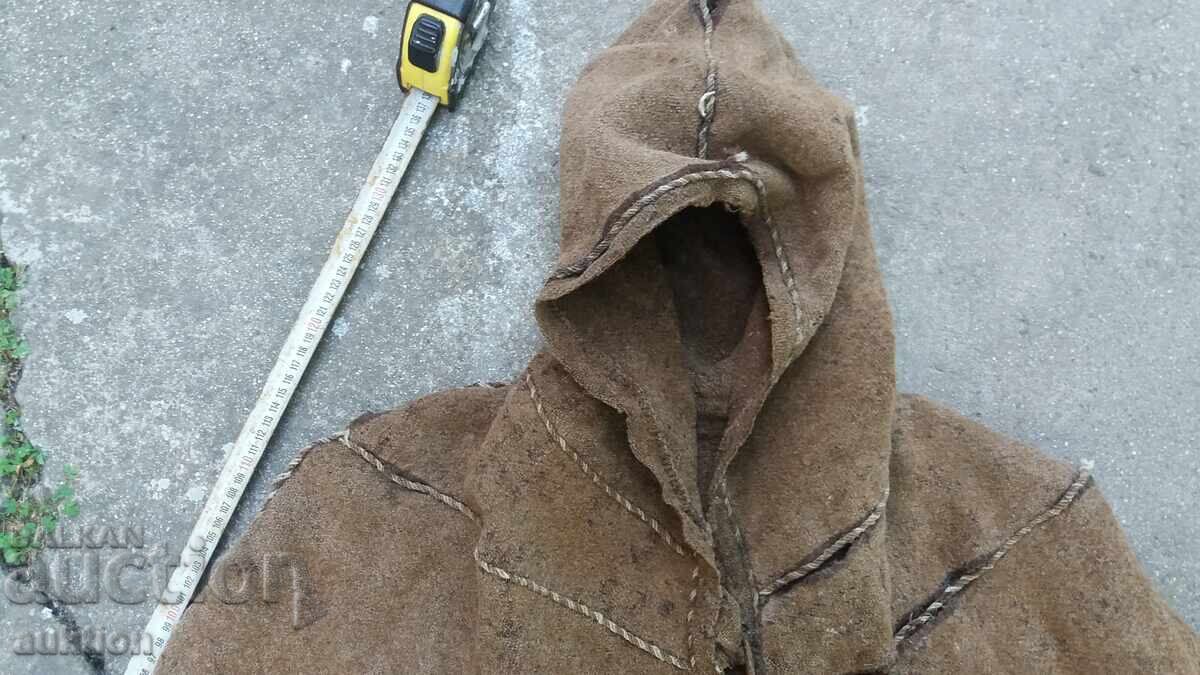 Αναγεννησιακός μάλλινος γιαμπουρλούκ με τιμή 89.99 BGN | € 46.01