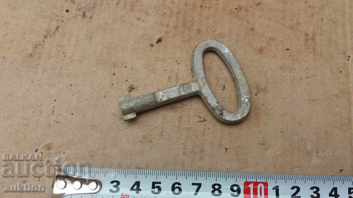 СТАР КЛЮЧ ОТ СТЕНЕН ЧАСОВНИК с цена 4.99 лв. | € 2.55 СТАР КЛЮЧ ОТ СТЕНЕН ЧАСОВНИК с цена 4.99 лв. | € 2.55