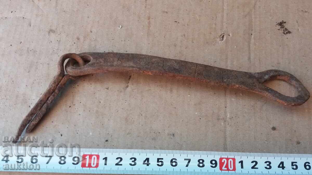 OLD WROUGHT GATE LOCK - 5