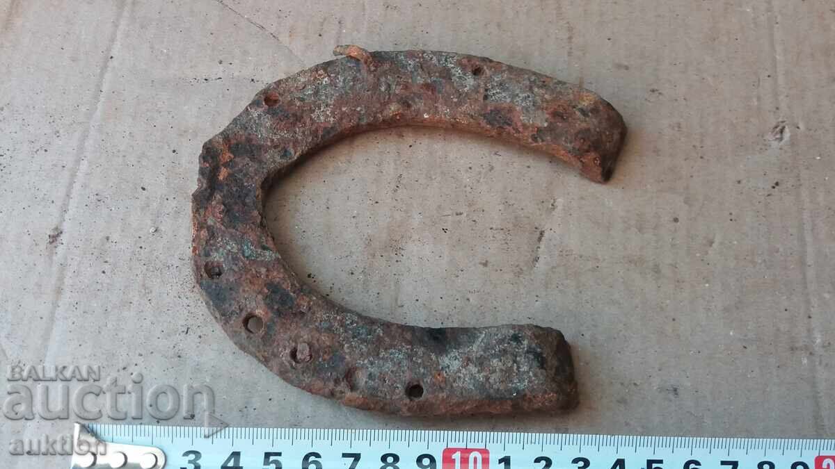 Livrarea Potcoava VECHE FORJATĂ