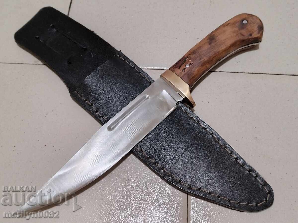 Παλαιό κυνηγετικό μαχαίρι με θήκη