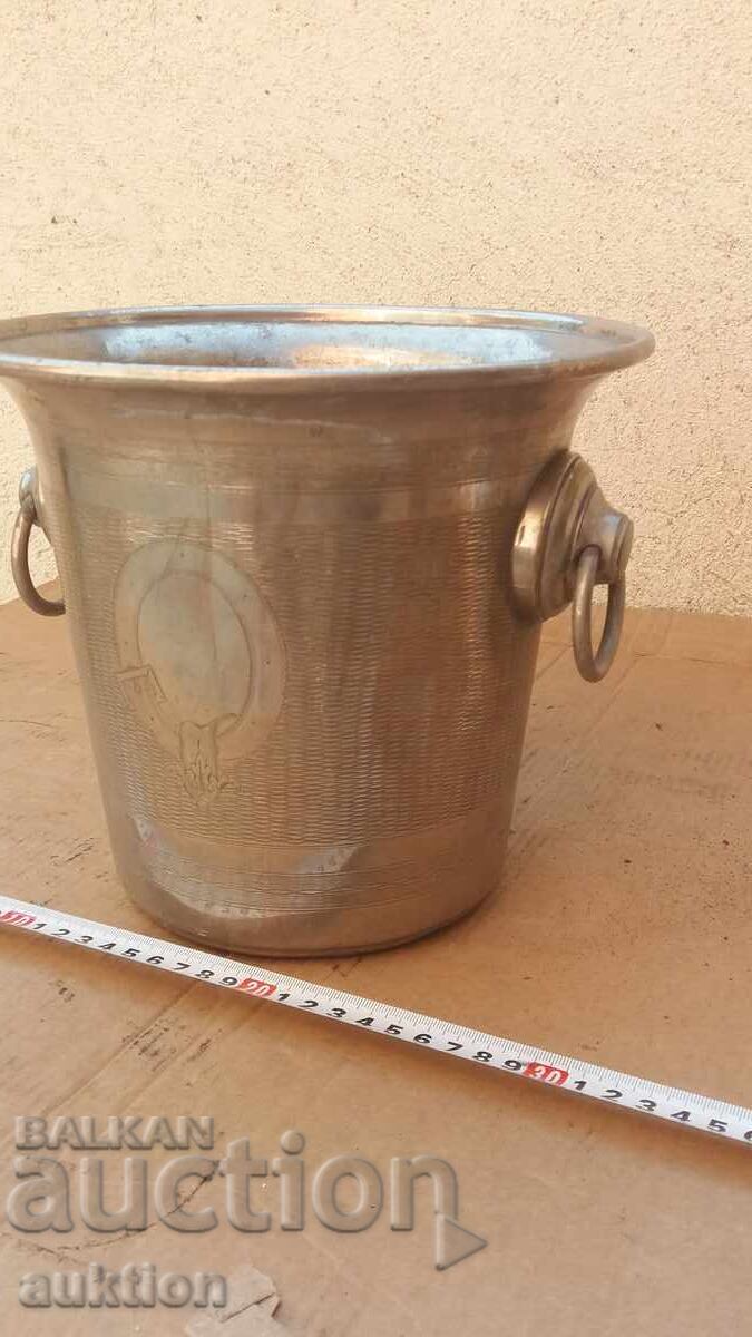 Αριστοκρατική Μασίφ Χάλκινη Λειψανοθήκη με Μονογράμμα με τιμή 39.99 BGN | € 20.45