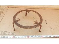 СТАРА МАСИВНА МАЛКА КОВАНА ПИРОСТИЯ