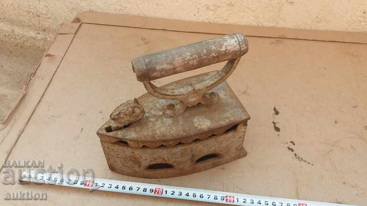 REVIVAL SOLID IRON WITH STAND with price 39.99 BGN | € 20.45