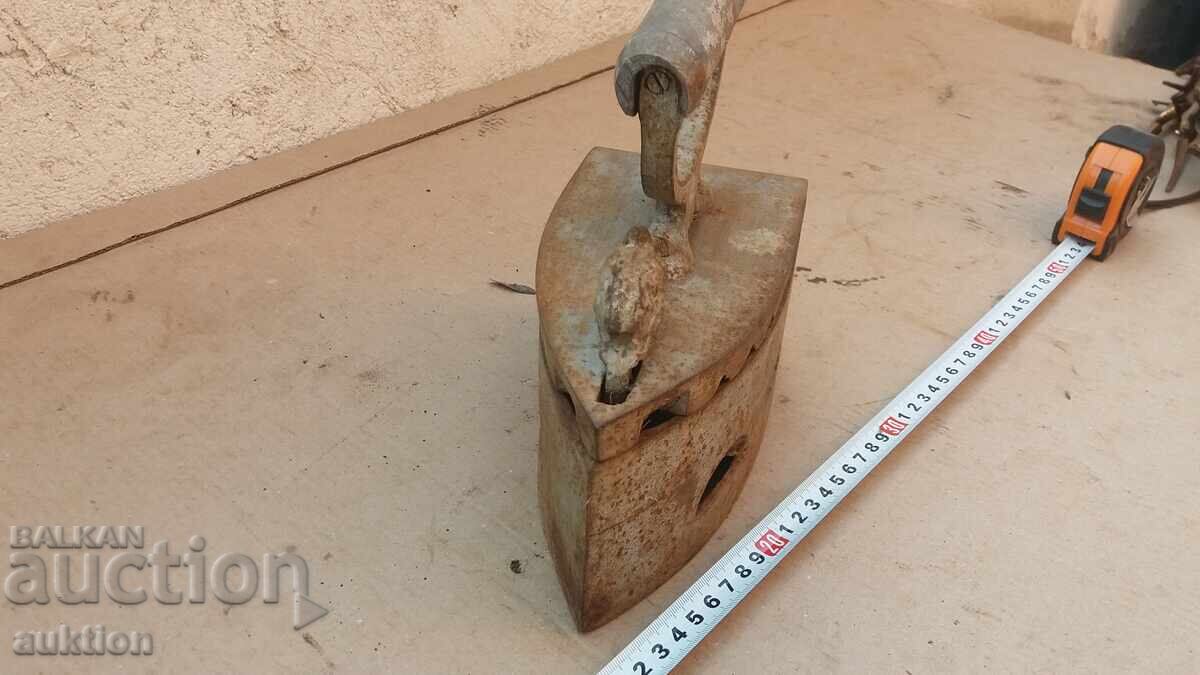 Auction  REVIVAL SOLID IRON WITH STAND