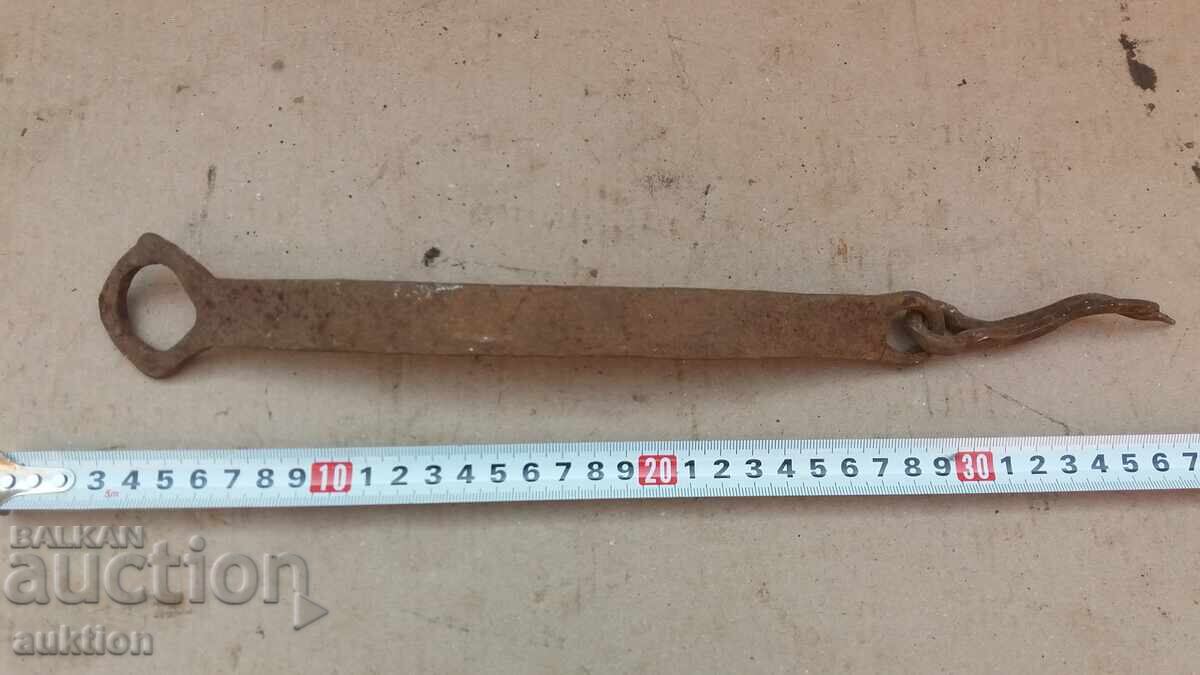 СТАРА КОВАНА ЗАКЛЮЧАЛКА с цена 2.99 лв. | € 1.53