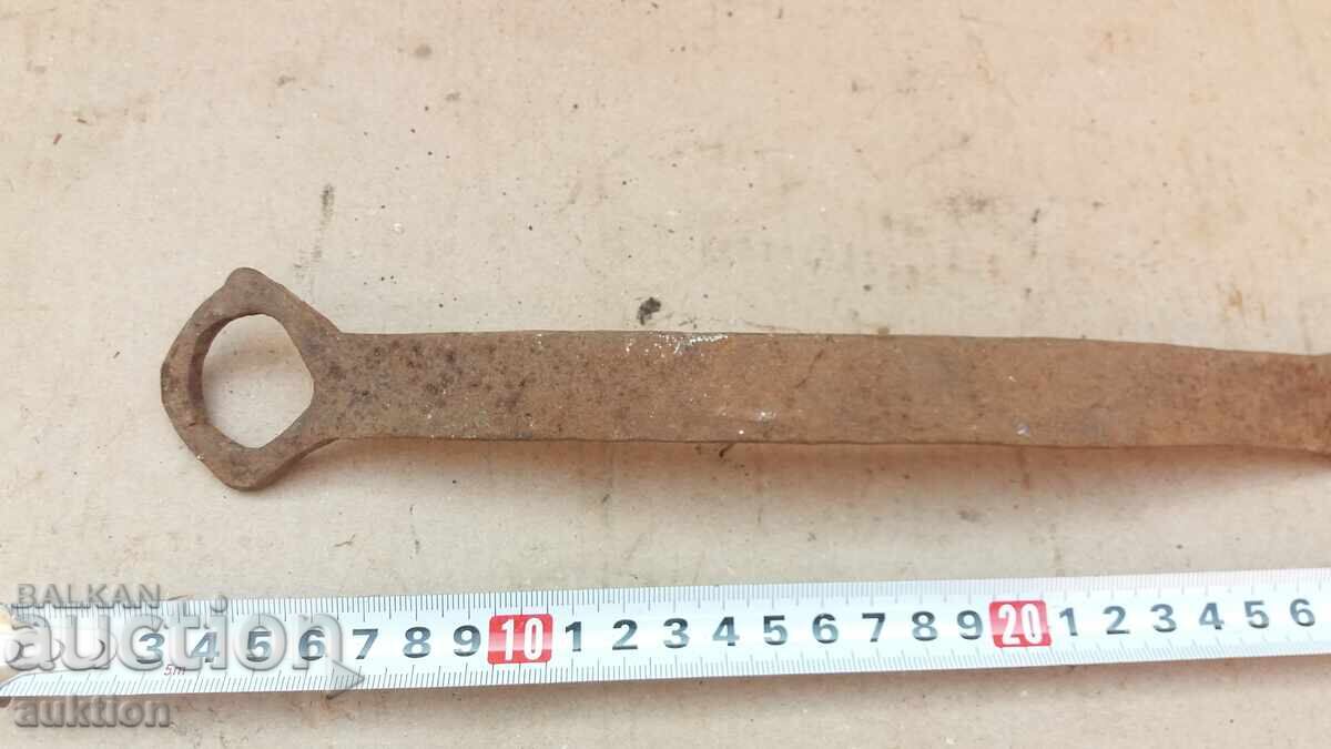 СТАРА КОВАНА ЗАКЛЮЧАЛКА - 5