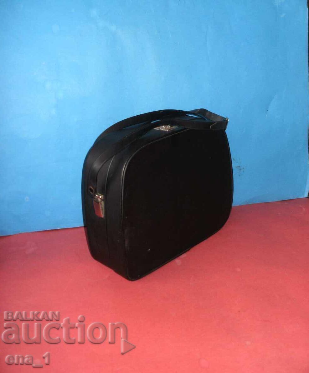 Παράδοση Εξαιρετική δερμάτινη τσάντα για ρετρό βιντεοκάμερα ή κινηματογραφική μηχανή